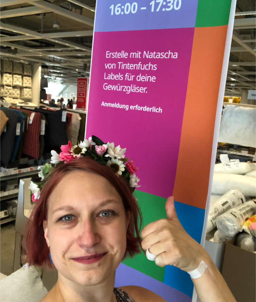 Natascha Safarik bei einem Kalligrafie-Event