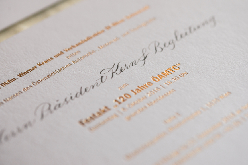 Personalisierte Einladung für ein Luxus-Event mit individueller Gestaltung
