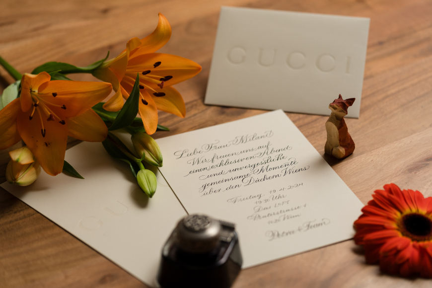 Handkalligraphierte Welcome Card einer Luxusmarke für besondere Gäste