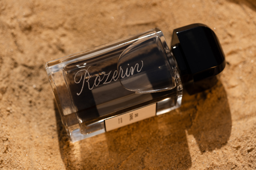 Personalisierter Luxus-Parfumflakon mit handgefertigter Schriftgravur in Wien
